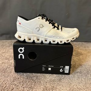 Barely worn On Running Cloud X shoes!